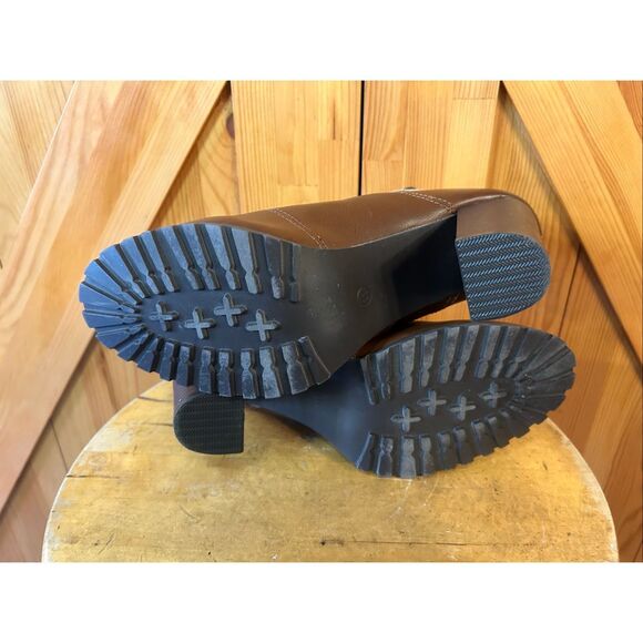 Seven7 Seville Boots Brown Short Boot Button Detail Almond Toe Size 11 - Picture 6 of 9